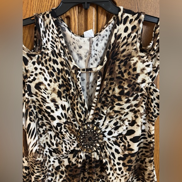 VENUS Leopard Print Cold Shoulder Top with Jewel Accent - Picture 2 of 9